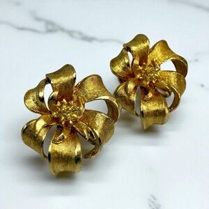 Vintage Coro Gold-Tone Flower Screwback Earrings